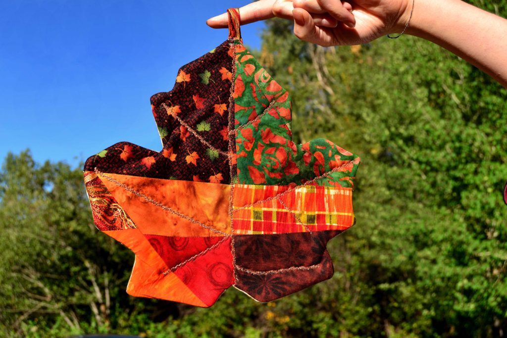 patchwork maple leaf potholder / mug rug