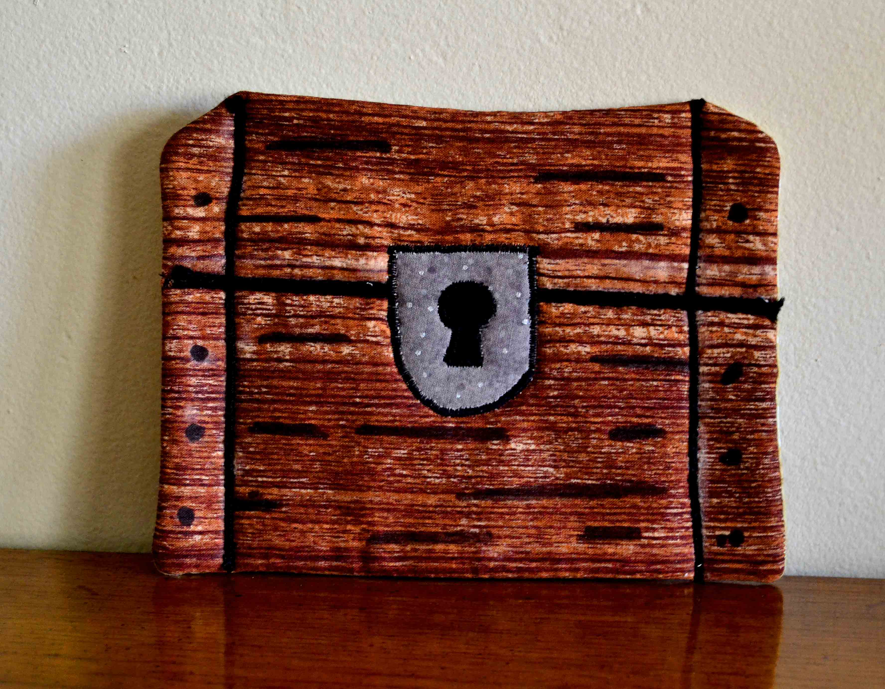 Treasure chest 1-hour, 1-of-a-kind shaped potholder