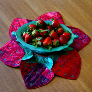 Strawberry Patch Quilted Centerpiece fruit bowl holder - green bowl with red strawberries