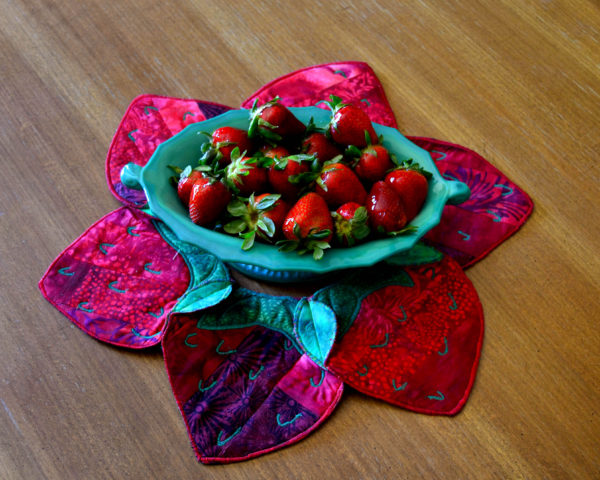 Strawberry Patch Quilted Centerpiece fruit bowl holder - green bowl with red strawberries